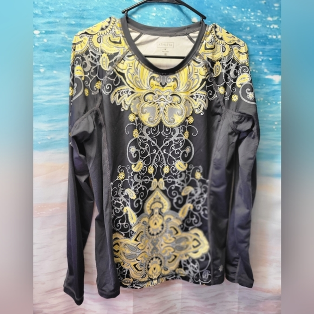 Athleta Size Medium Polyester & Spandex Athletic Top